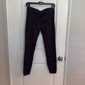 SPANX Black Camo Look at Me Now Women’s XL Seamless Compression Leggings